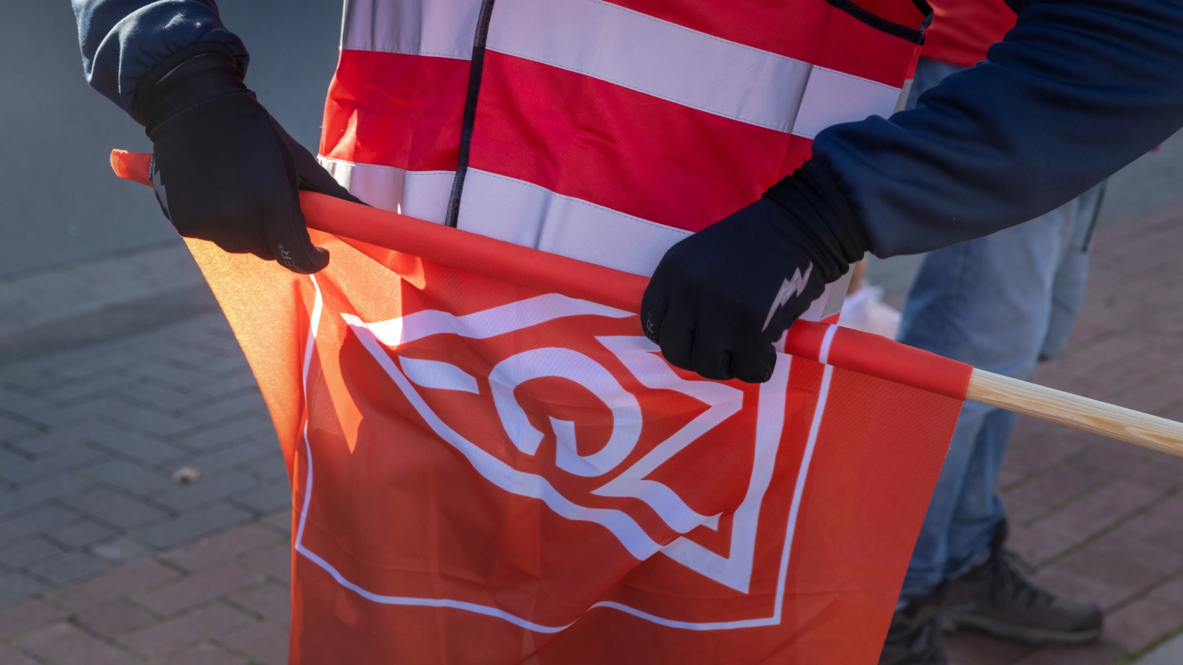 Warnstreik bei Berry Bramlage GmbH in Lohne am 15.10.21 anlässlich der Tarifrunde Holz- und Kunststoff 2021