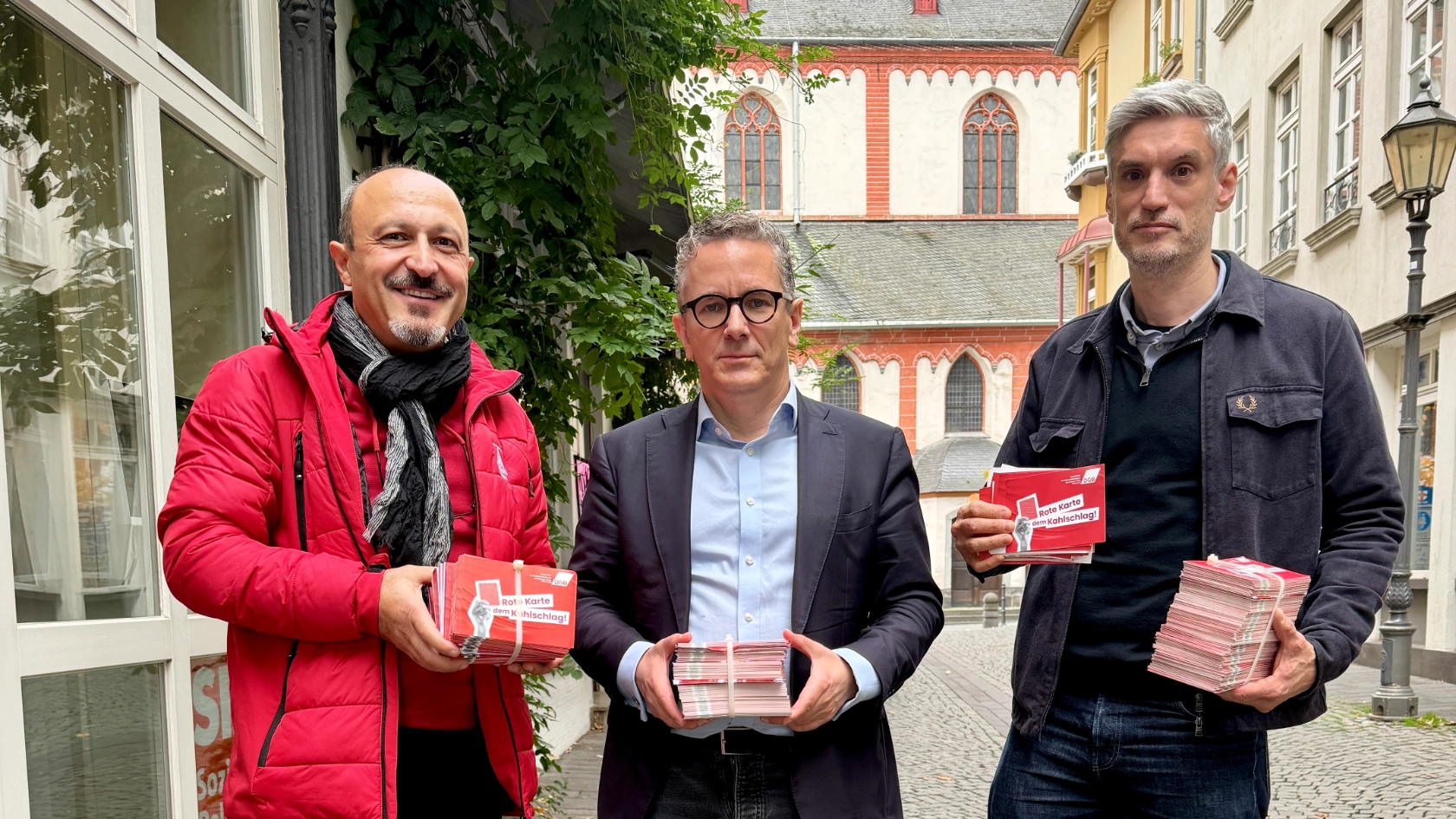 2026-10-19-DGB und IG Metall übergeben Rote Karten an MdB Thorsten Rudolph